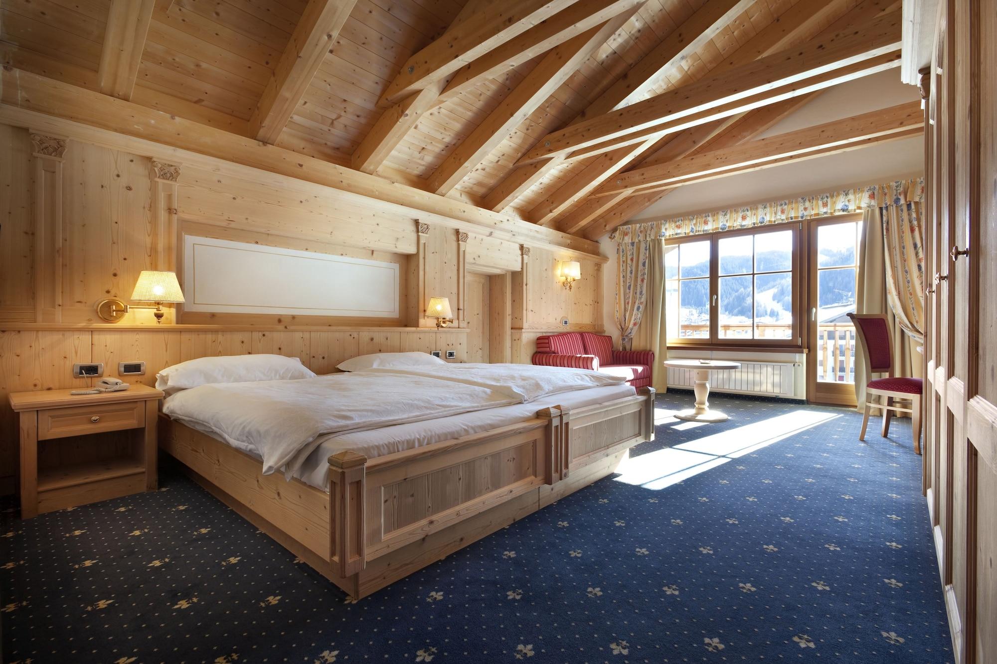 Th Corvara - Greif Hotel Esterno foto