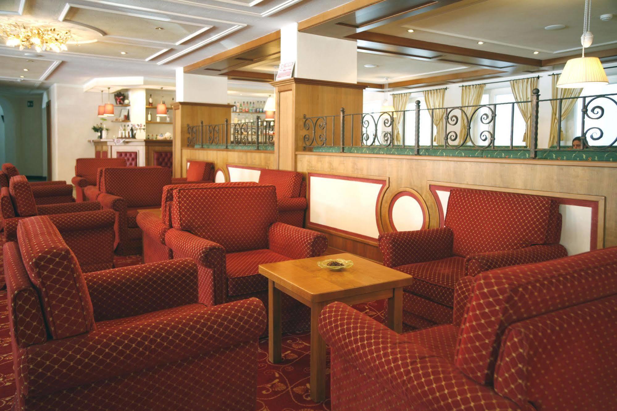 Th Corvara - Greif Hotel Esterno foto
